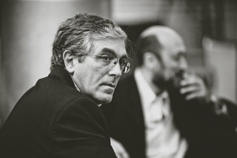 La única mentira de Gulliver, disertación de Alejandro Bekes